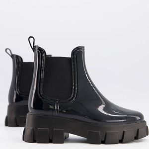 ASOS DESIGN Giana chunky chelsea rain boots in black